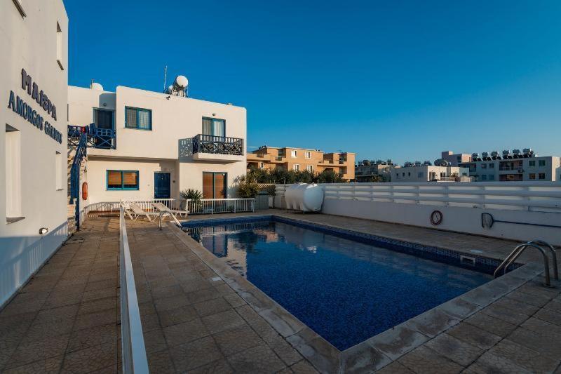 Ferienwohnung Central Gem - 10 Min Walk To The Sea, Harbor And Mall Paphos Exterior foto