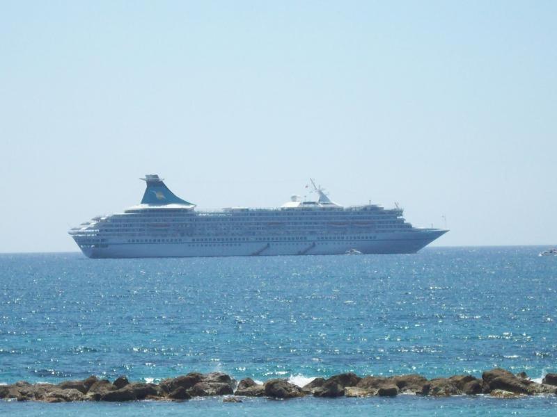 Ferienwohnung Central Gem - 10 Min Walk To The Sea, Harbor And Mall Paphos Exterior foto