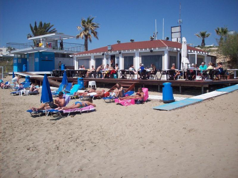 Ferienwohnung Central Gem - 10 Min Walk To The Sea, Harbor And Mall Paphos Exterior foto