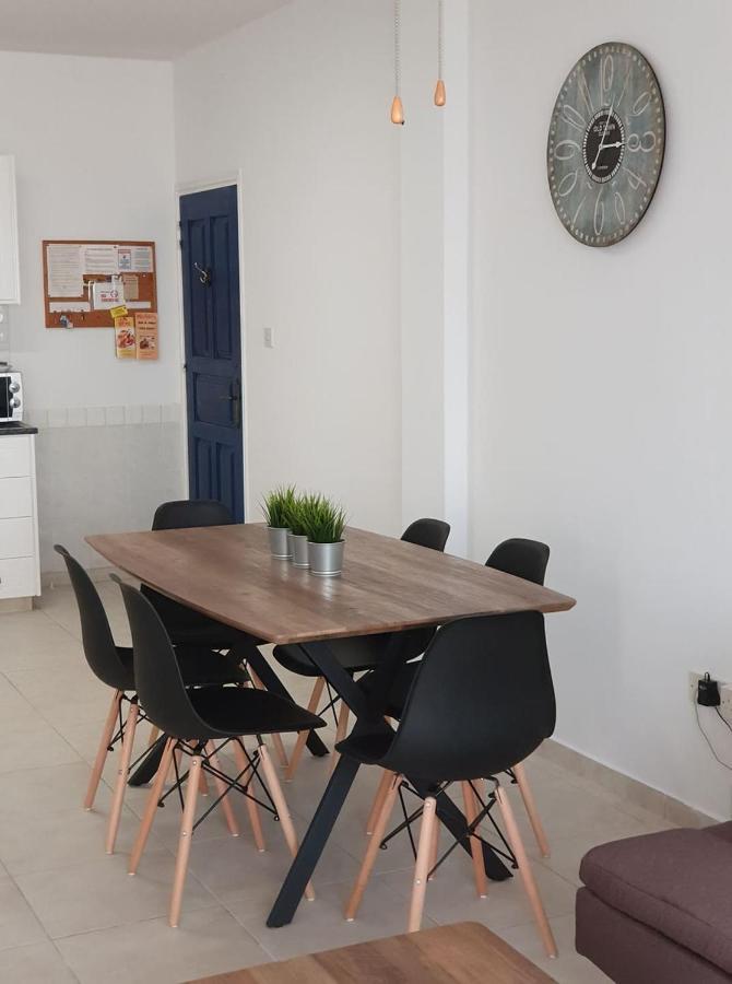 Ferienwohnung Central Gem - 10 Min Walk To The Sea, Harbor And Mall Paphos Exterior foto