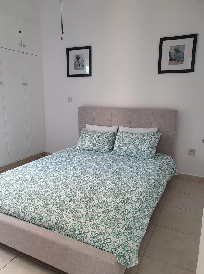 Ferienwohnung Central Gem - 10 Min Walk To The Sea, Harbor And Mall Paphos Exterior foto