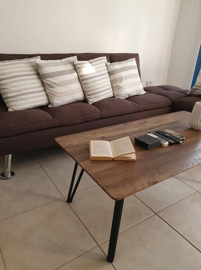 Ferienwohnung Central Gem - 10 Min Walk To The Sea, Harbor And Mall Paphos Exterior foto